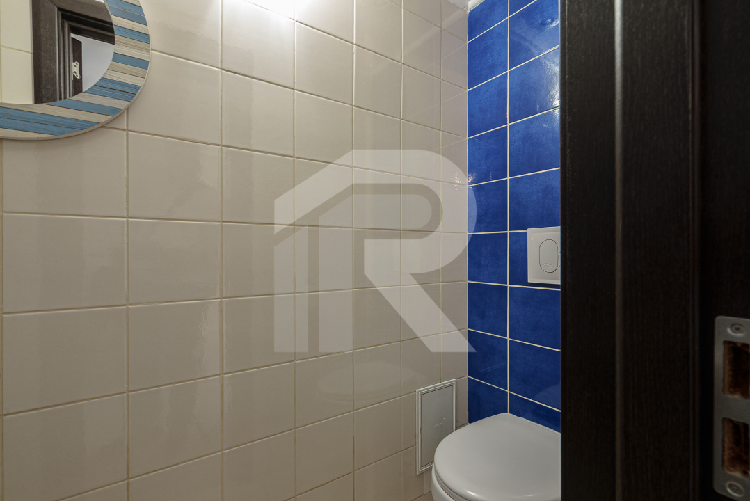 APĂRĂTORII PATRIEI – CASA CU 4 CAMERE, 3 BĂI, CURTE, LOC PARCARE