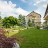 Casa cu teren de 3000 mp - ponton la lac - piscina si casa de oaspeti