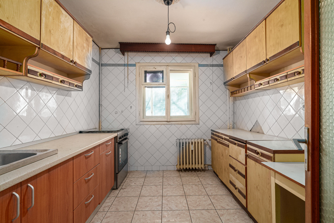 Apartament 3 camere Militari - Gorjului etaj 1, bloc 1981, '70 mp, 2 gr sanitare