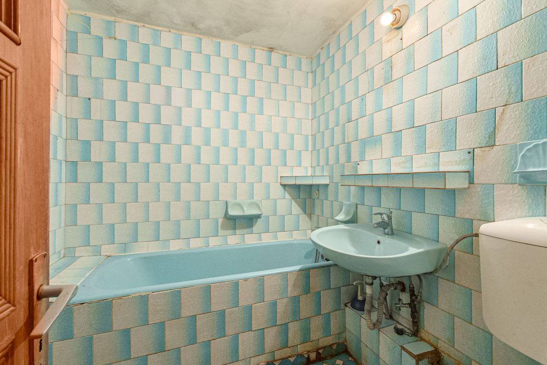 Apartament 3 camere Militari - Gorjului etaj 1, bloc 1981, '70 mp, 2 gr sanitare