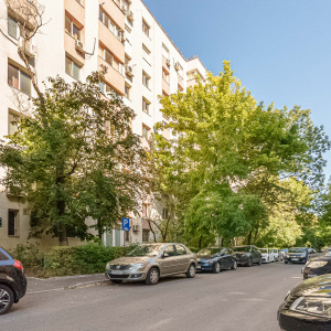 Apartament 3 camere Militari - Gorjului etaj 1, bloc 1981, '70 mp, 2 gr sanitare
