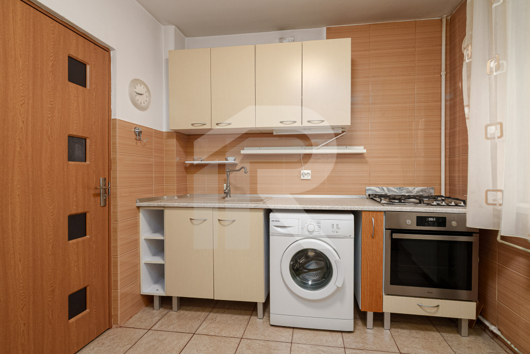 Calea Giulesti, etaj 1,, bloc anvelopat, 3 camere, vedere spate