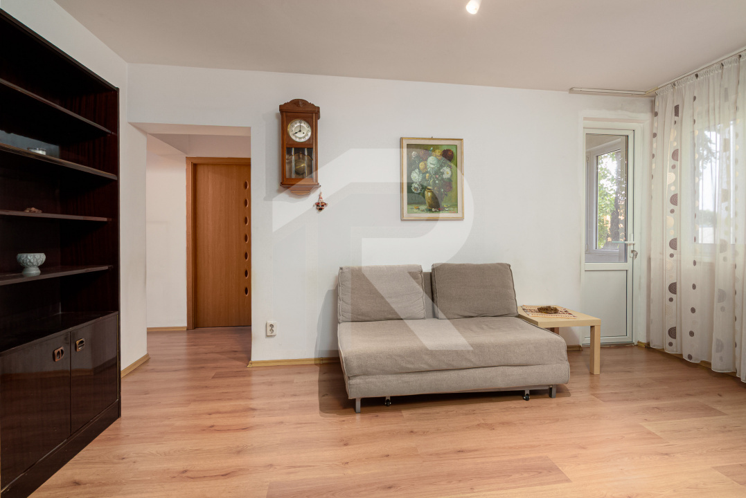 Calea Giulesti, etaj 1,, bloc anvelopat, 3 camere, vedere spate