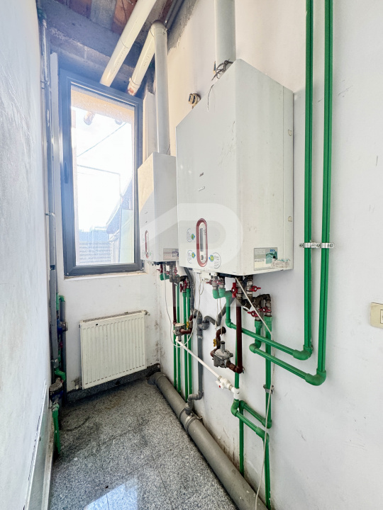 Spațiu comercial/birouri de închiriere, P+1+M, 260 mp, deschidere dubla, curte 