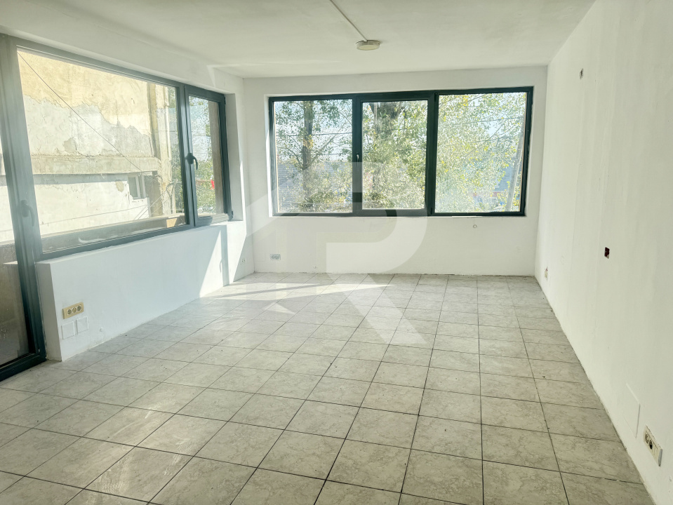 Spațiu comercial/birouri de închiriere, P+1+M, 260 mp, deschidere dubla, curte 