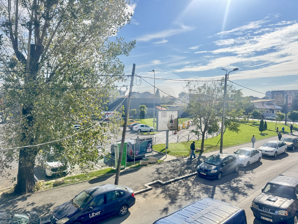 Spațiu comercial/birouri de închiriere, P+1+M, 260 mp, deschidere dubla, curte 