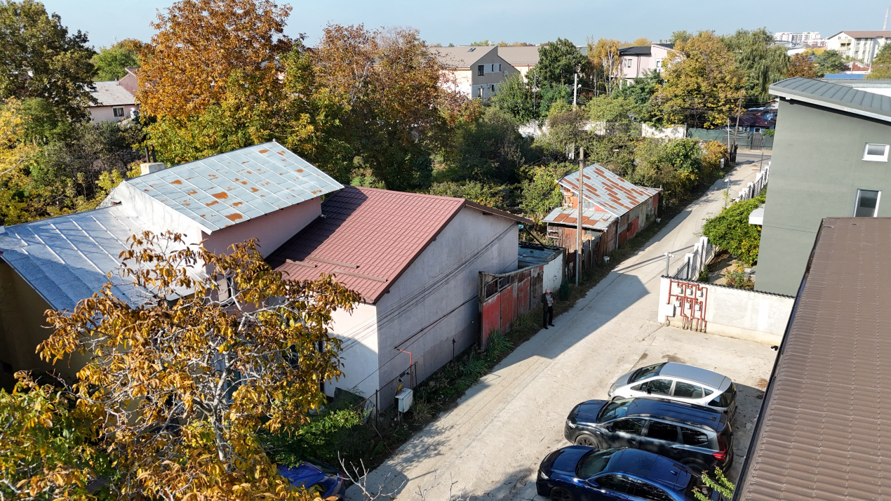 Teren cu dubla deschidere pe Dantelei