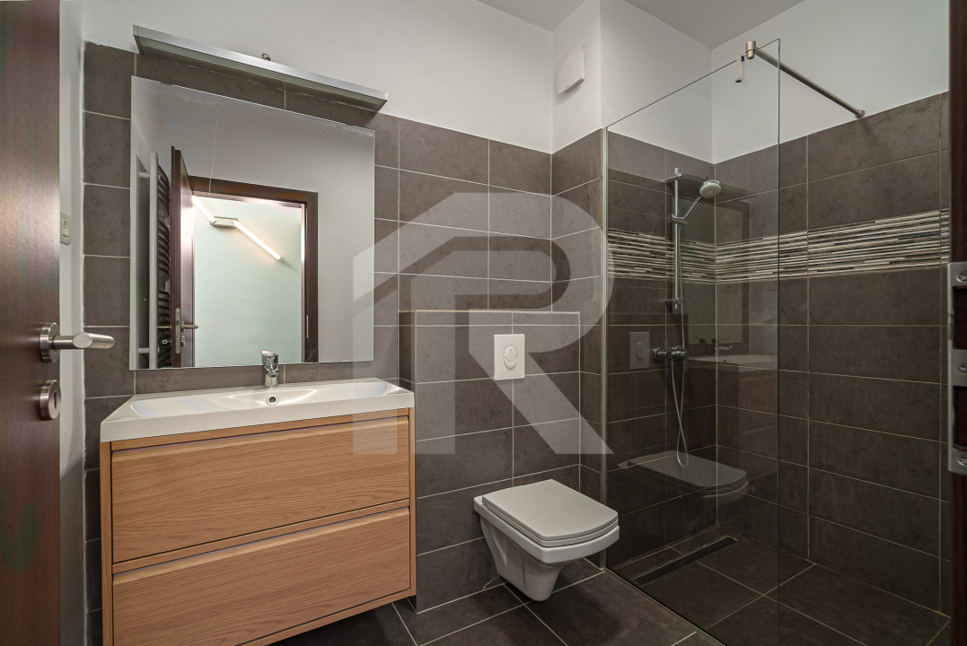 Casă ideală pentru familie–4 camere, curte amenajată, complex privat-securizat