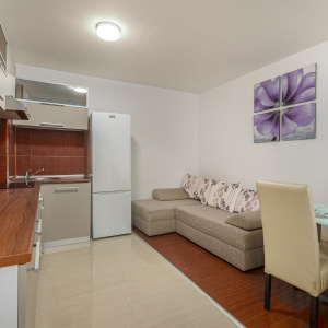 Garsonieră spațioasă 38 mp | Etaj 2/3 | Mobilată & utilată | Str. Valea Furcii