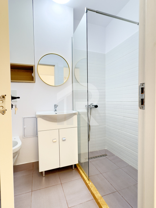 Studio,  prima închiriere Drumul Taberei - Parc Moghioros, etaj 4/10