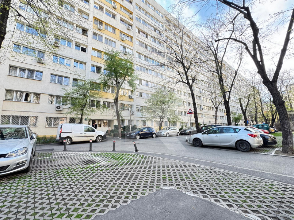 Apartament 2 camere Iancului, etaj 6/9, ideal renovare, instalații electrice noi