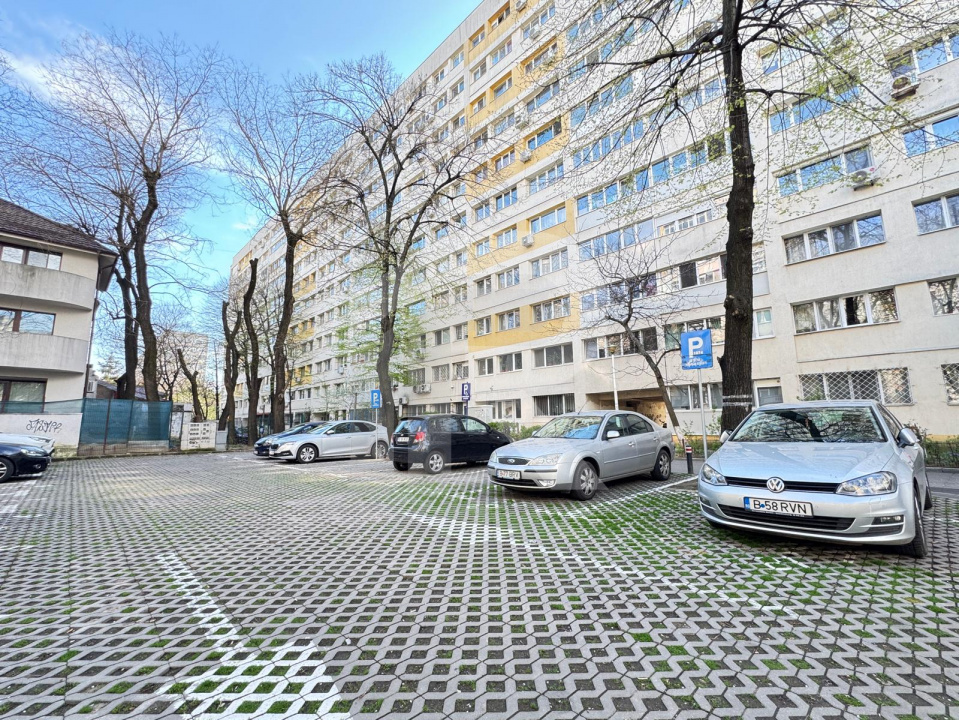 Apartament 2 camere Iancului, etaj 6/9, ideal renovare, instalații electrice noi