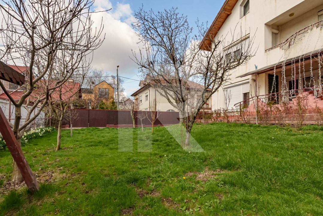 Casa spațioasă cu vedere la Lacul Grivița | 5 dormitoare | teren 793 mp