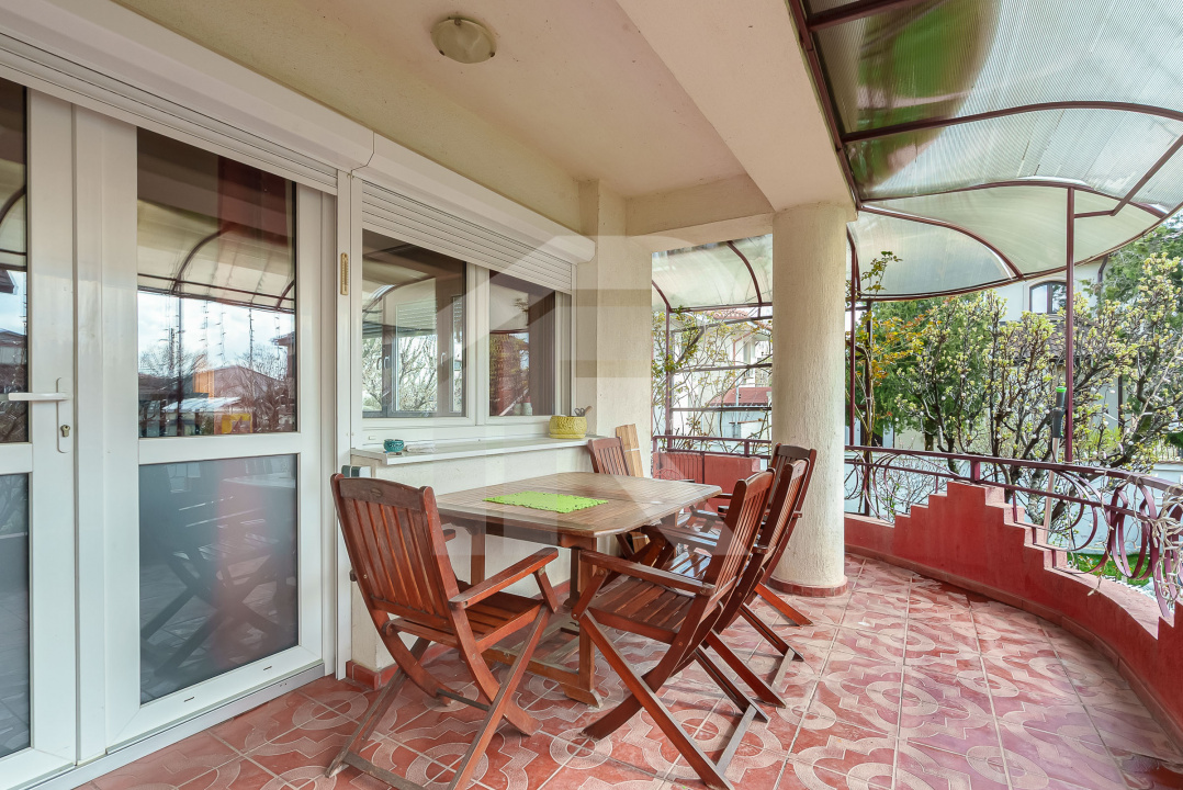 Casa spațioasă cu vedere la Lacul Grivița | 5 dormitoare | teren 793 mp