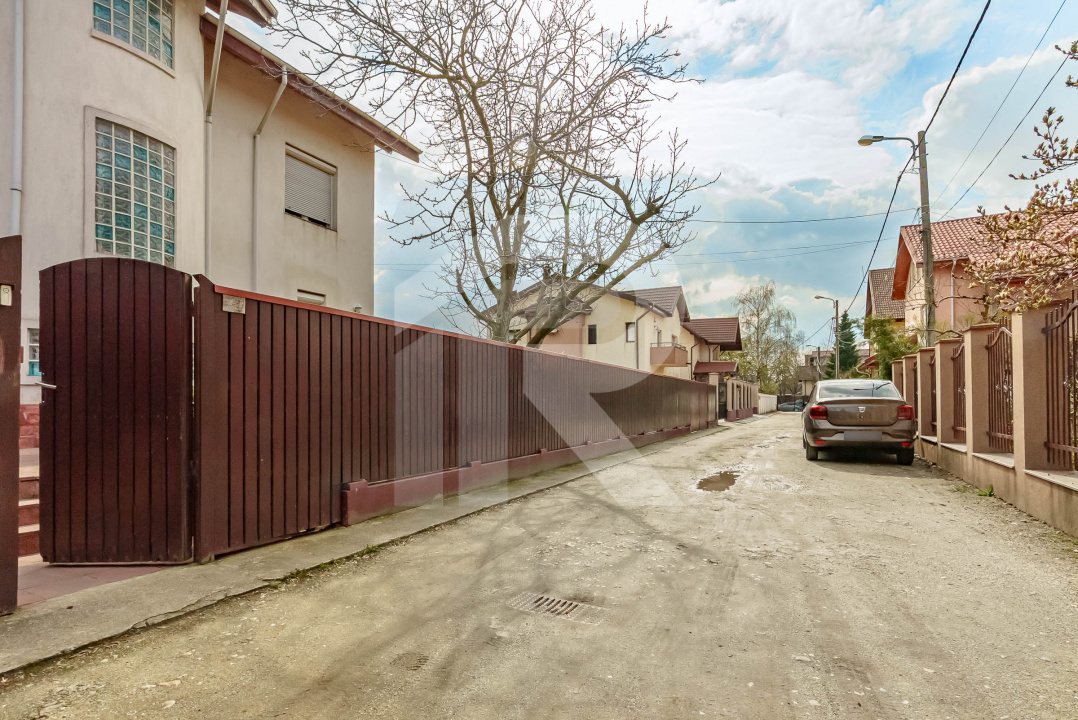 Casa spațioasă cu vedere la Lacul Grivița | 5 dormitoare | teren 793 mp