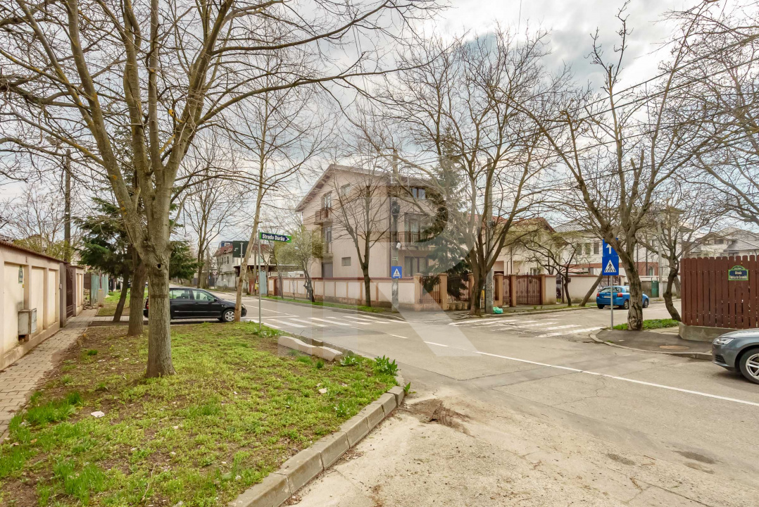 Casa spațioasă cu vedere la Lacul Grivița | 5 dormitoare | teren 793 mp