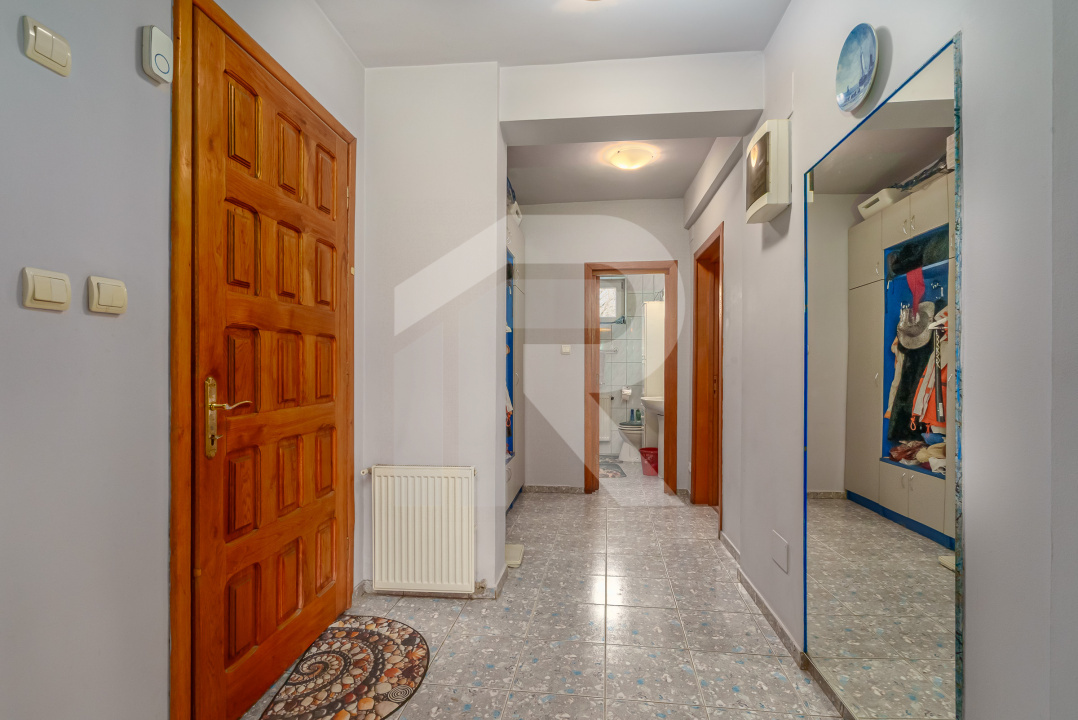 Casa spațioasă cu vedere la Lacul Grivița | 5 dormitoare | teren 793 mp