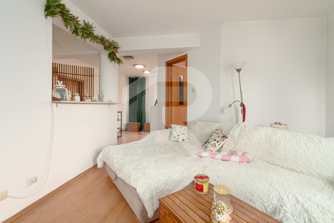 Casa spațioasă cu vedere la Lacul Grivița | 5 dormitoare | teren 793 mp