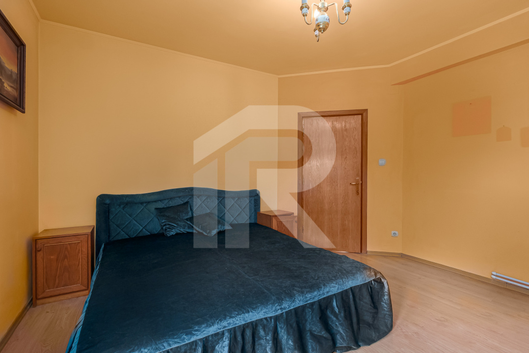 Casa spațioasă cu vedere la Lacul Grivița | 5 dormitoare | teren 793 mp