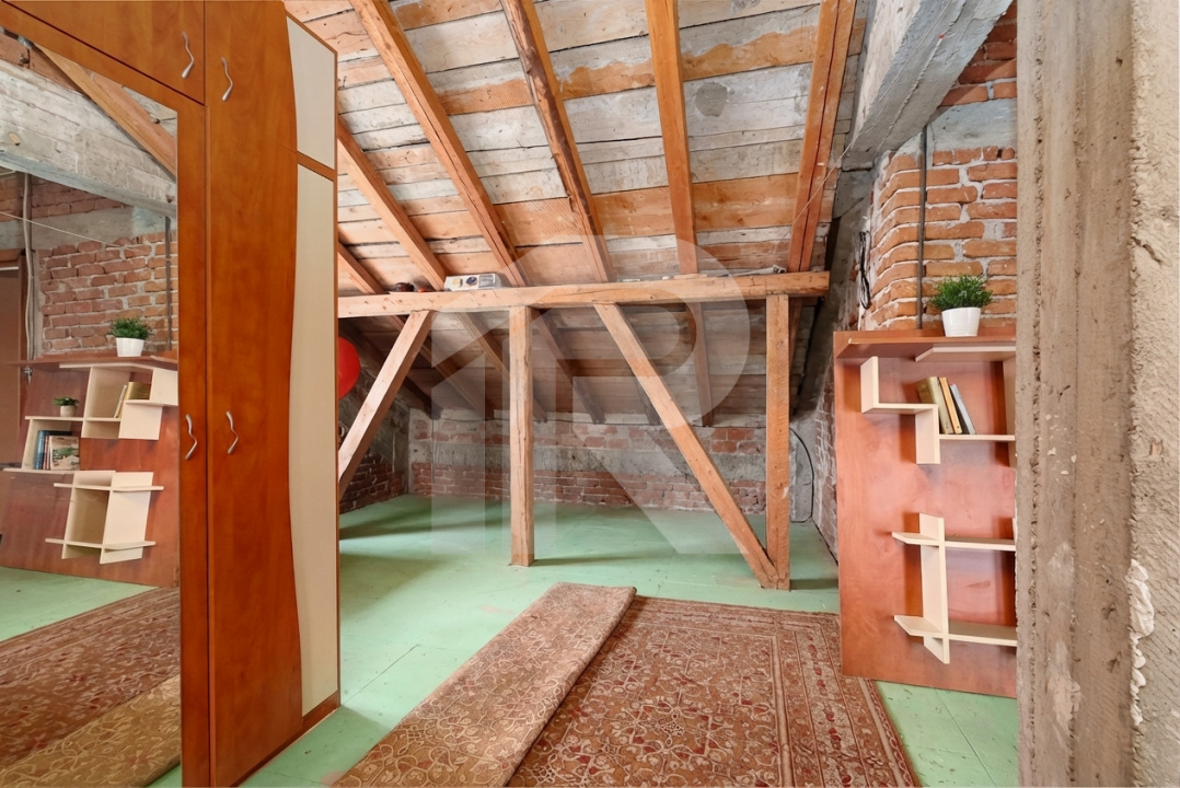 Casa spațioasă cu vedere la Lacul Grivița | 5 dormitoare | teren 793 mp