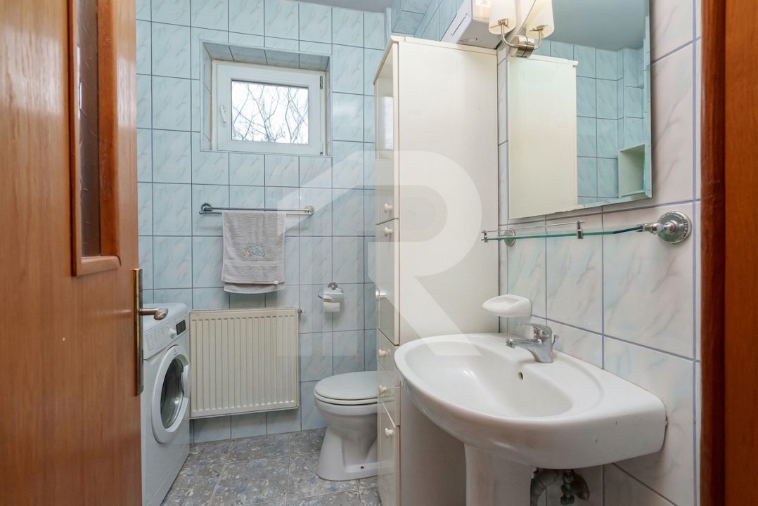 Casa spațioasă cu vedere la Lacul Grivița | 5 dormitoare | teren 793 mp