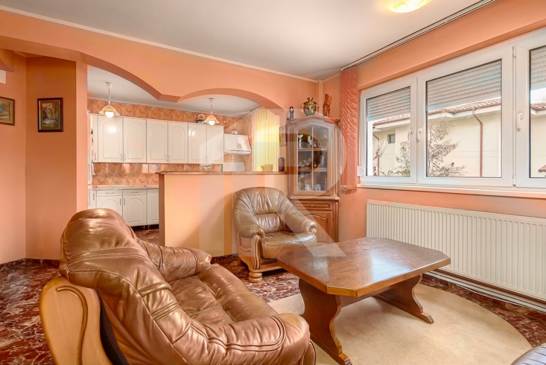 Casa spațioasă cu vedere la Lacul Grivița | 5 dormitoare | teren 793 mp