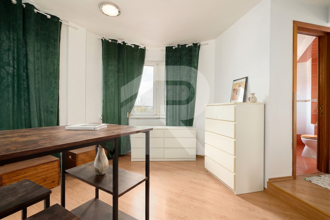 Casa spațioasă cu vedere la Lacul Grivița | 5 dormitoare | teren 793 mp