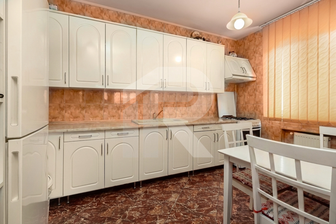 Casa spațioasă cu vedere la Lacul Grivița | 5 dormitoare | teren 793 mp