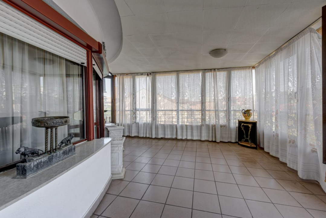 Vila spatioasa si eleganta potrivita pentru locuinta sau birou, Drumul Sarii!