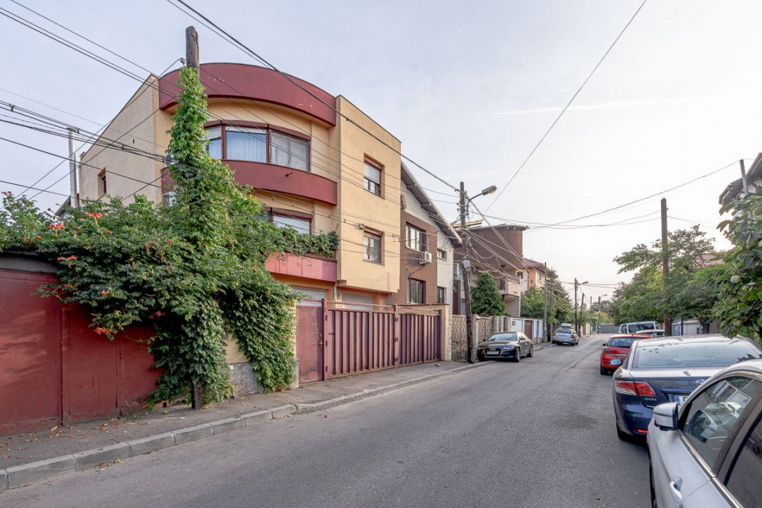Vila spatioasa si eleganta potrivita pentru locuinta sau birou, Drumul Sarii!