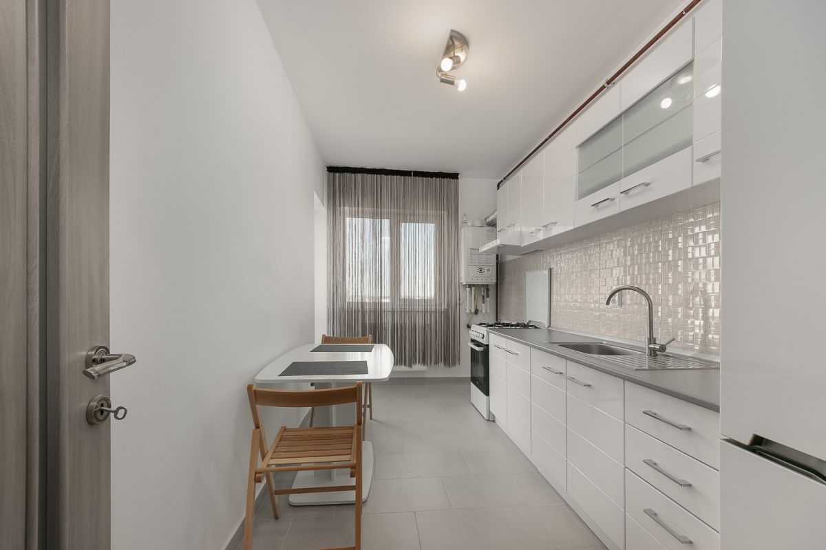 Apartament 2 camere decomandat  Militari prima inchiriere