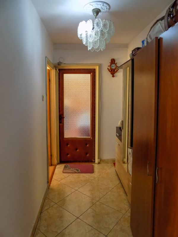 Apartament 2 camere decomandat langa Parcul Moghioros
