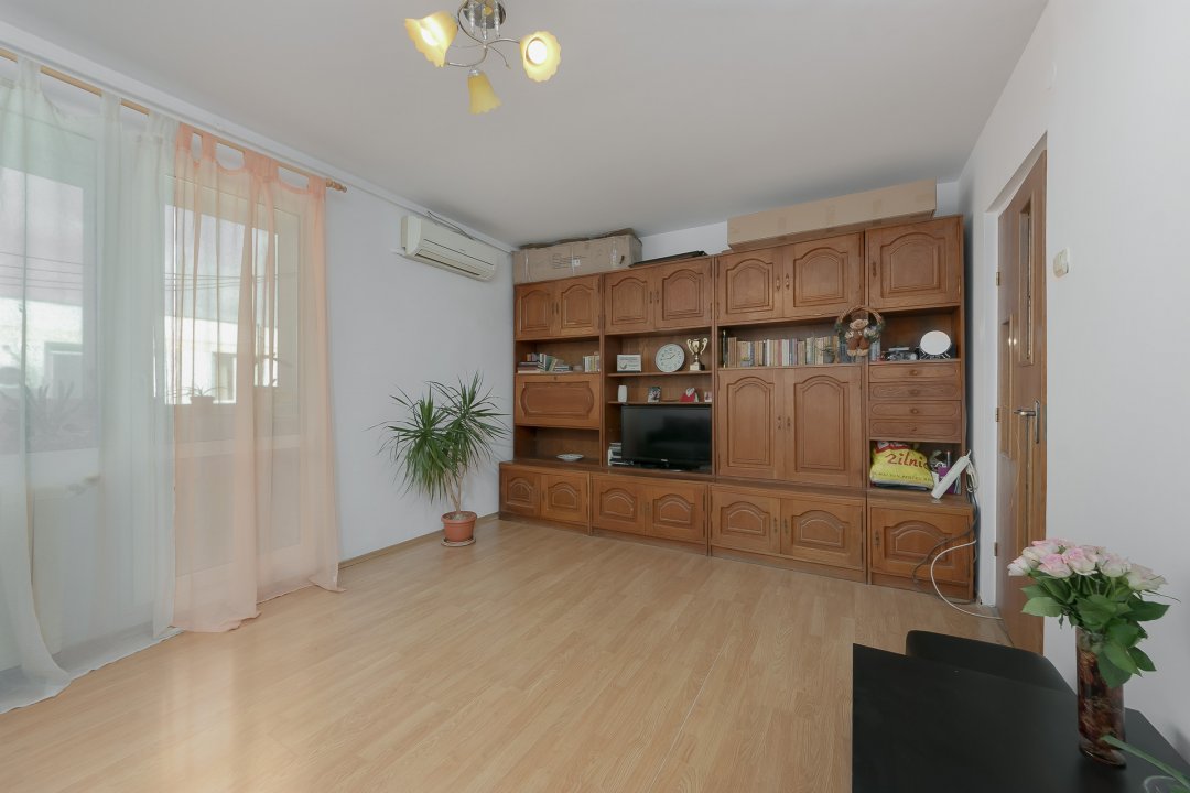 Apartament 3 camere decomandat langa Parcul Moghioros