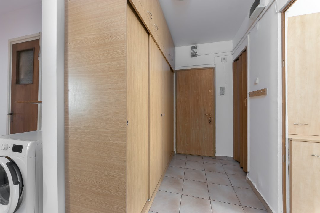 Apartament 3 camere decomandat langa Parcul Moghioros