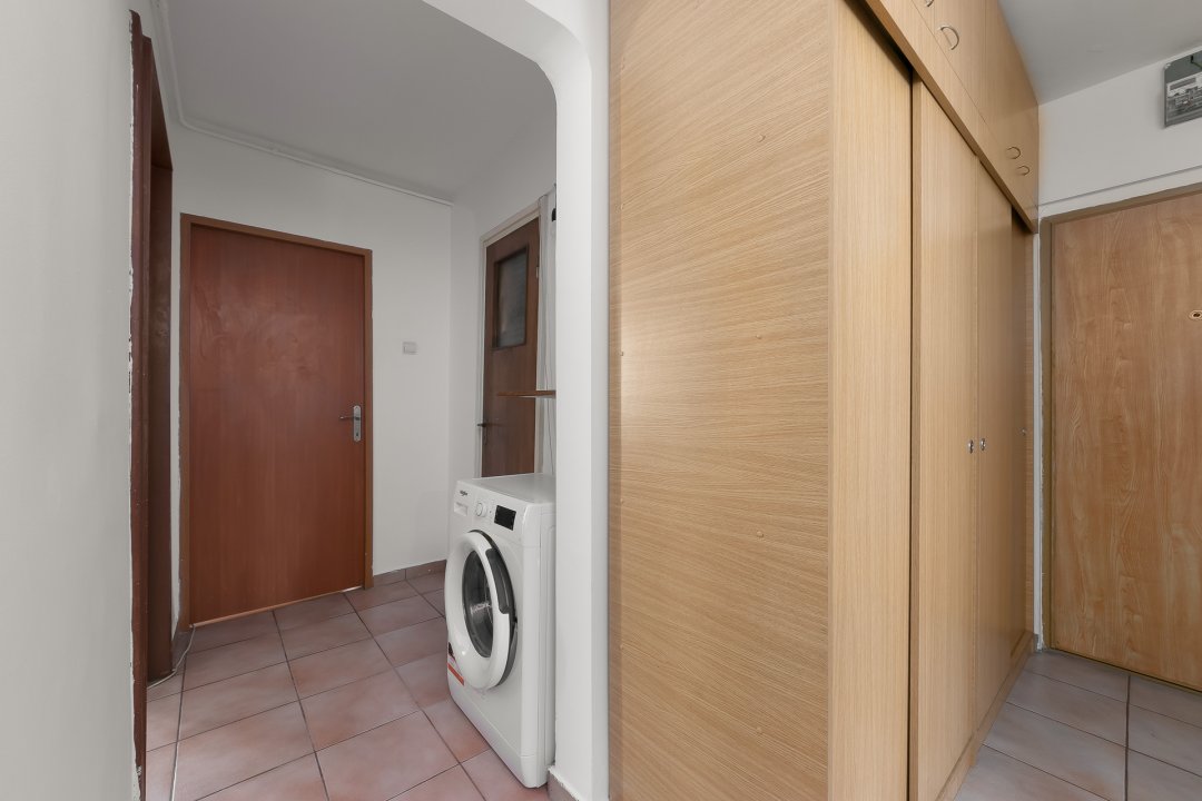 Apartament 3 camere decomandat langa Parcul Moghioros