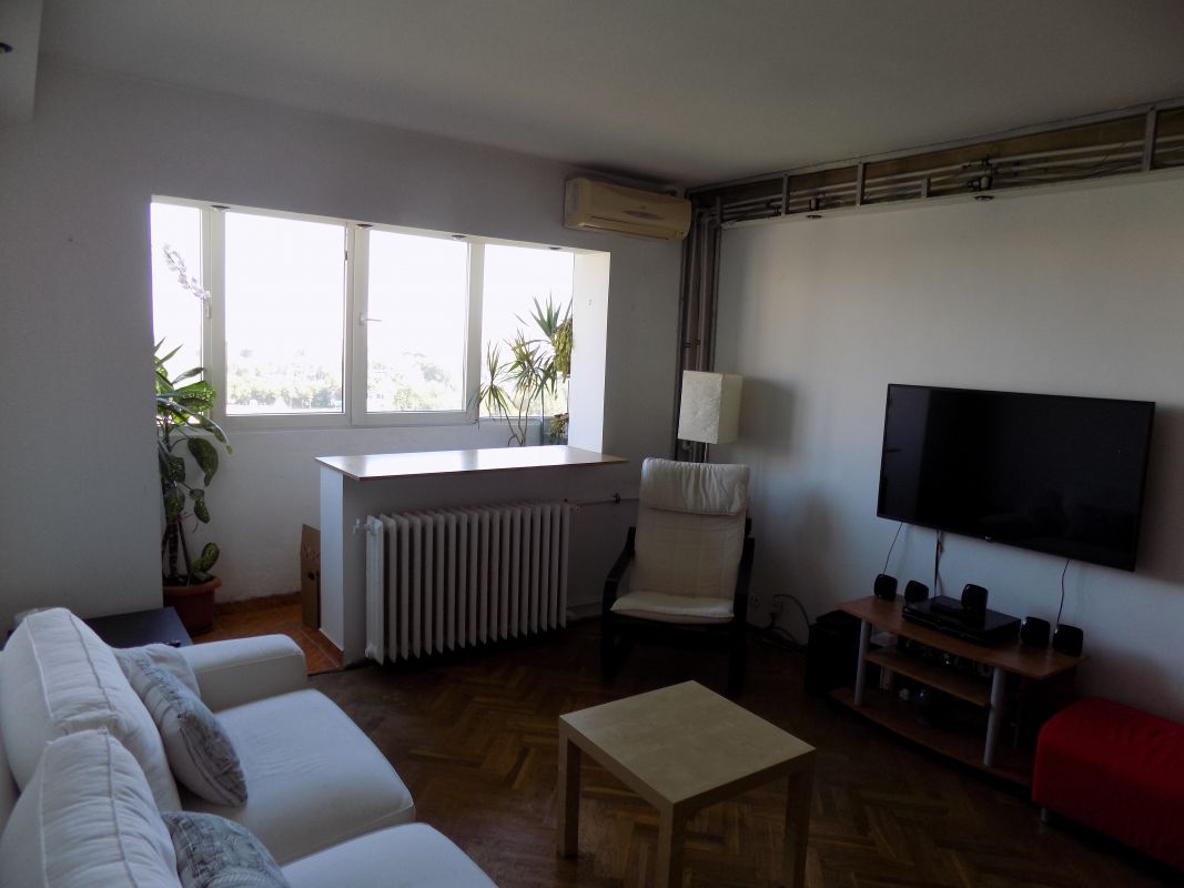 Apartament 3 camere cu vedere panoramica spre Parcul Moghioros